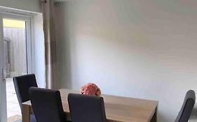 3 Stories, 5 Bedroom House In Prime Location With Balcony And Shared Garden Holiday Home Liverpool United Kingdom