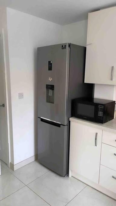 3 Stories, 5 Bedroom House In Prime Location With Balcony And Shared Garden Liverpool Exterior photo