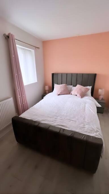 3 Stories, 5 Bedroom House In Prime Location With Balcony And Shared Garden Liverpool Exterior photo